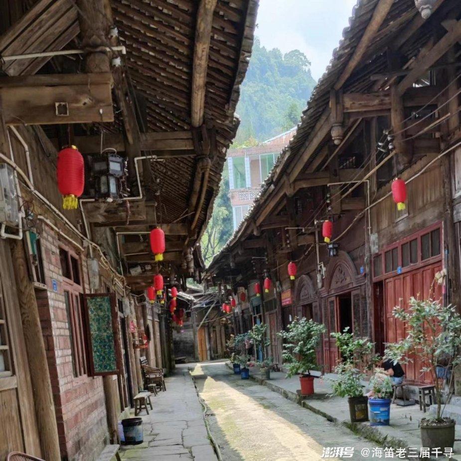 古怪巫师逃离村庄